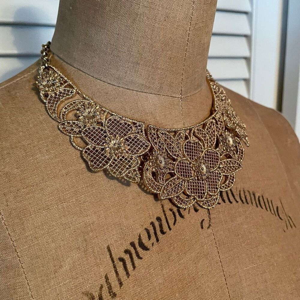 JEWELRY | copper colored floral statement necklace - Picture 5 of 7